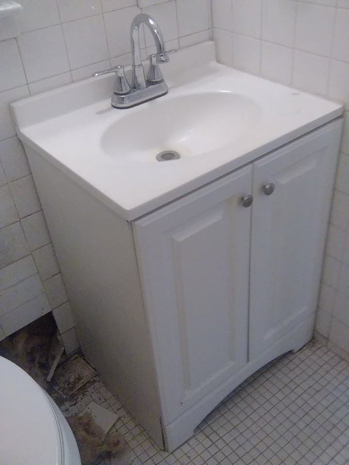 573 Roosevelt Ave - Photo 6 of 15