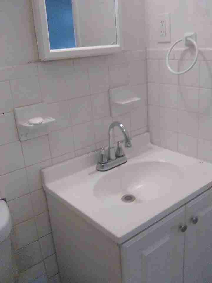 573 Roosevelt Ave - Photo 7 of 15
