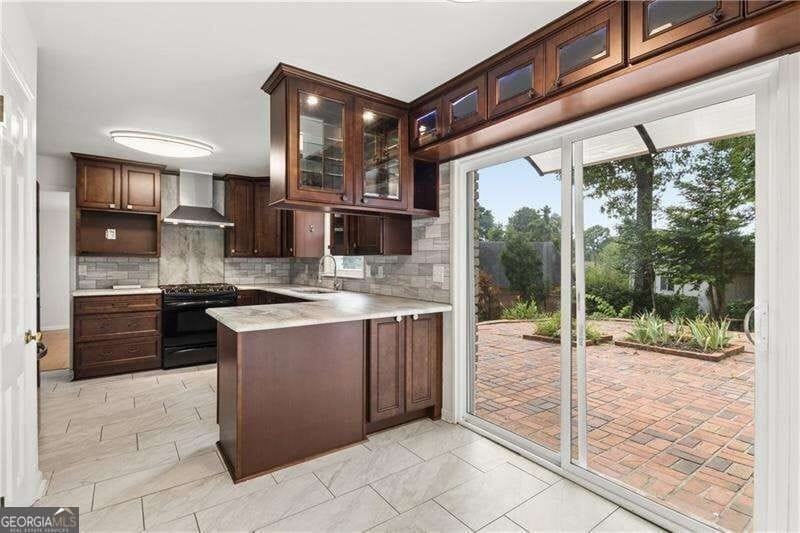 800 Glenairy Dr - Photo 5 of 32
