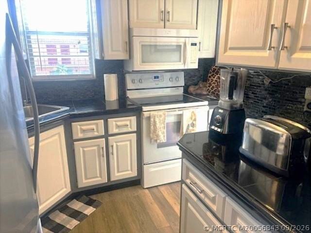 1943 Sw Palm City Rd #22F - Photo 3 of 21