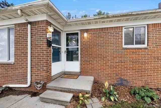 798 Adams St - Photo 2 of 12