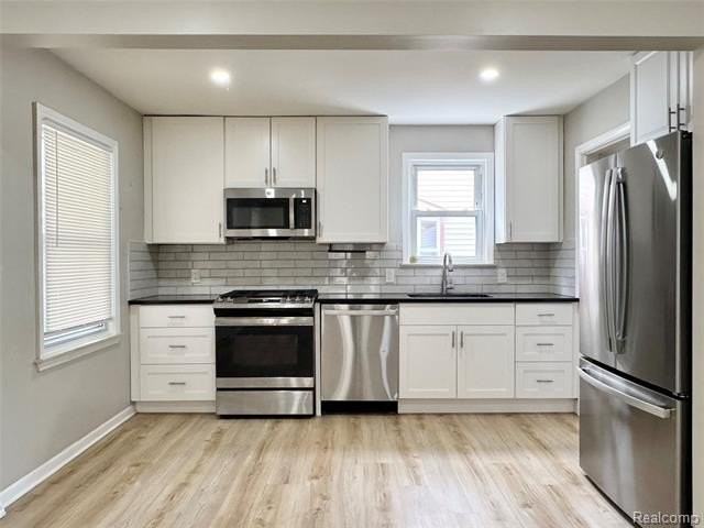 24730 Oxford St - Photo 2 of 16