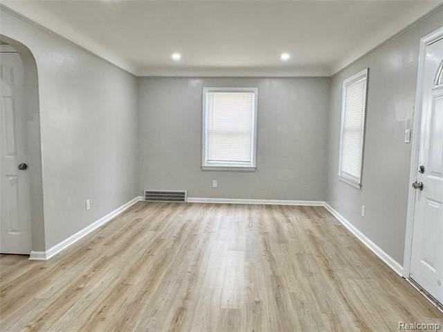 24730 Oxford St - Photo 3 of 16