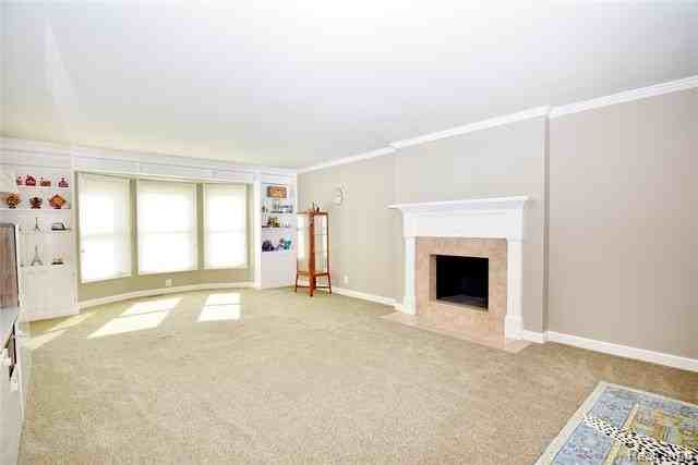 1325 Royal Crescent St - Photo 4 of 43