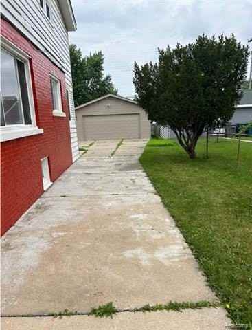 7252 Williamson St - Photo 3 of 19