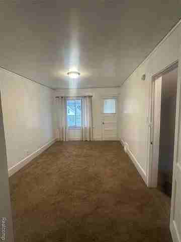 7252 Williamson St - Photo 4 of 19