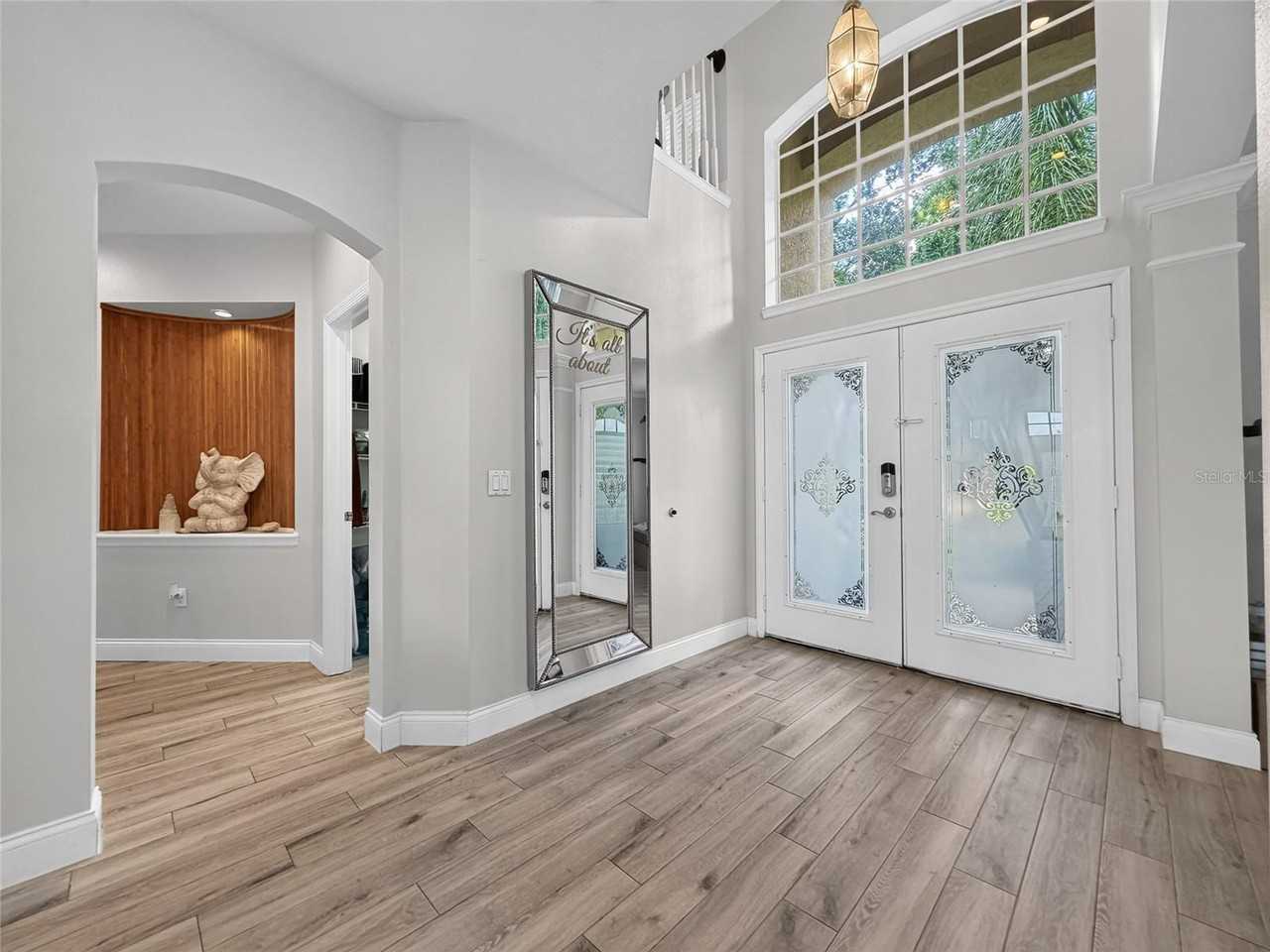 8040 Solitaire Ct - Photo 5 of 50