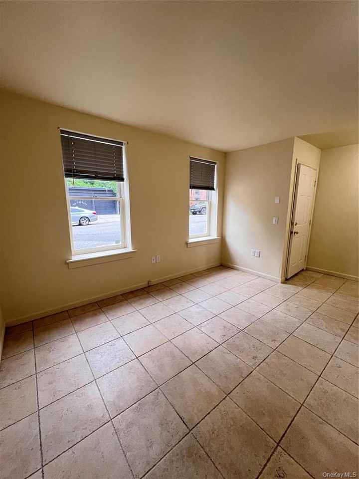 101 Washington St - Photo 3 of 7