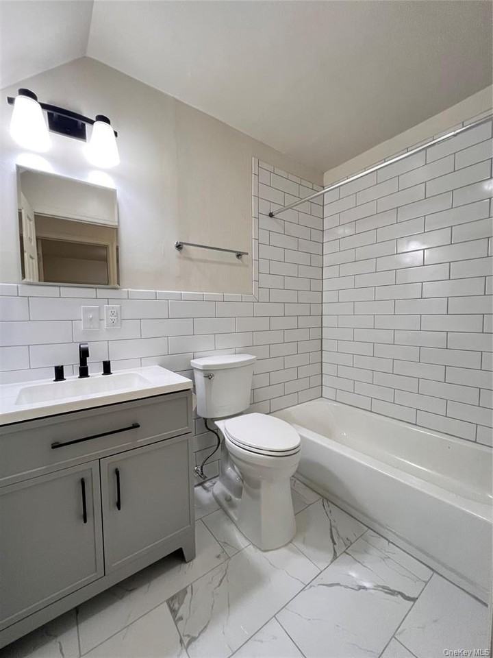101 Washington St - Photo 4 of 7