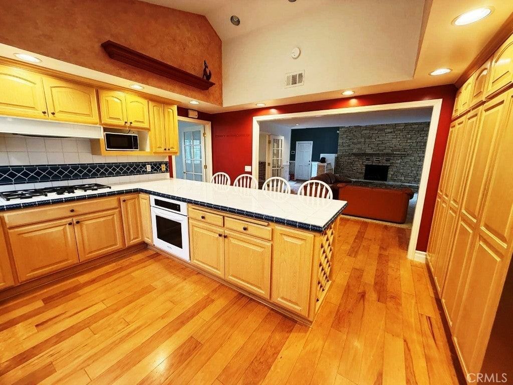 308 Somerset Dr - Photo 3 of 29