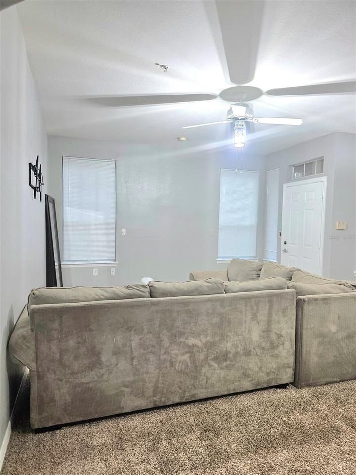 1101 Vintage Village Ln - Photo 4 of 30