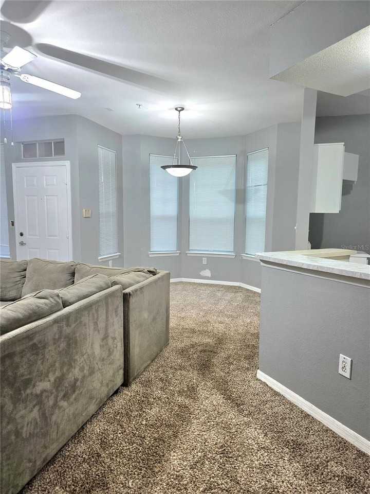 1101 Vintage Village Ln - Photo 5 of 30