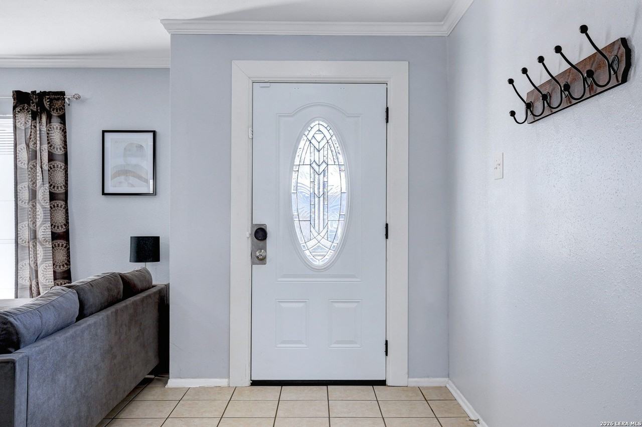 10535 Breeds Hill Dr - Photo 3 of 22