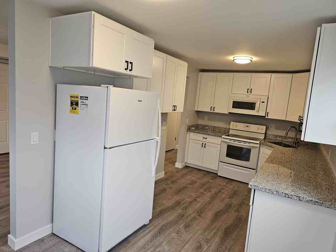 813 N Riverside Dr #C - Photo 2 of 14