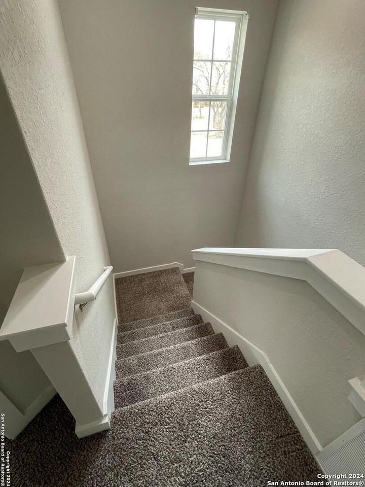 21518 James Charles - Photo 5 of 20