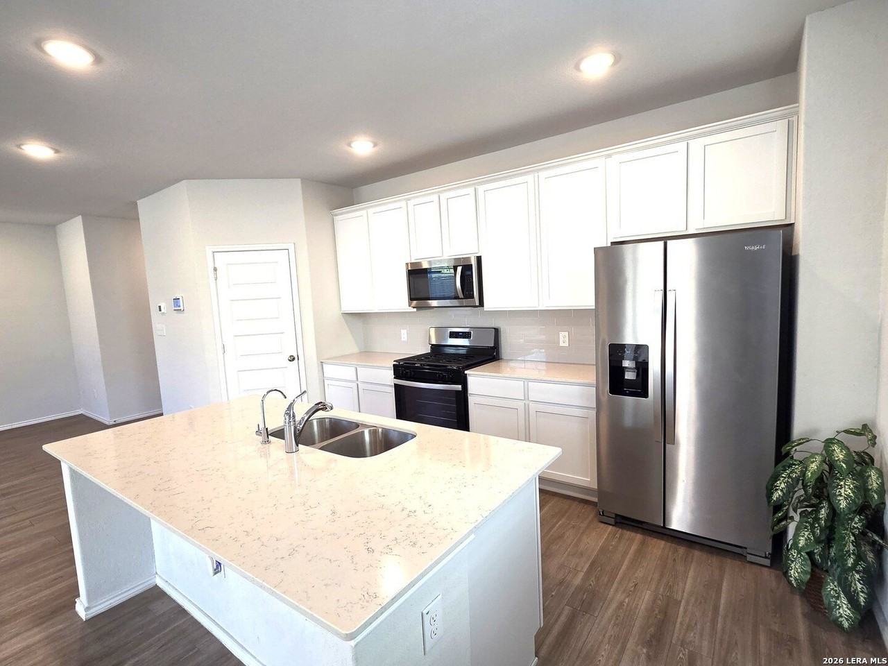 13163 Bay Point Way - Photo 4 of 32