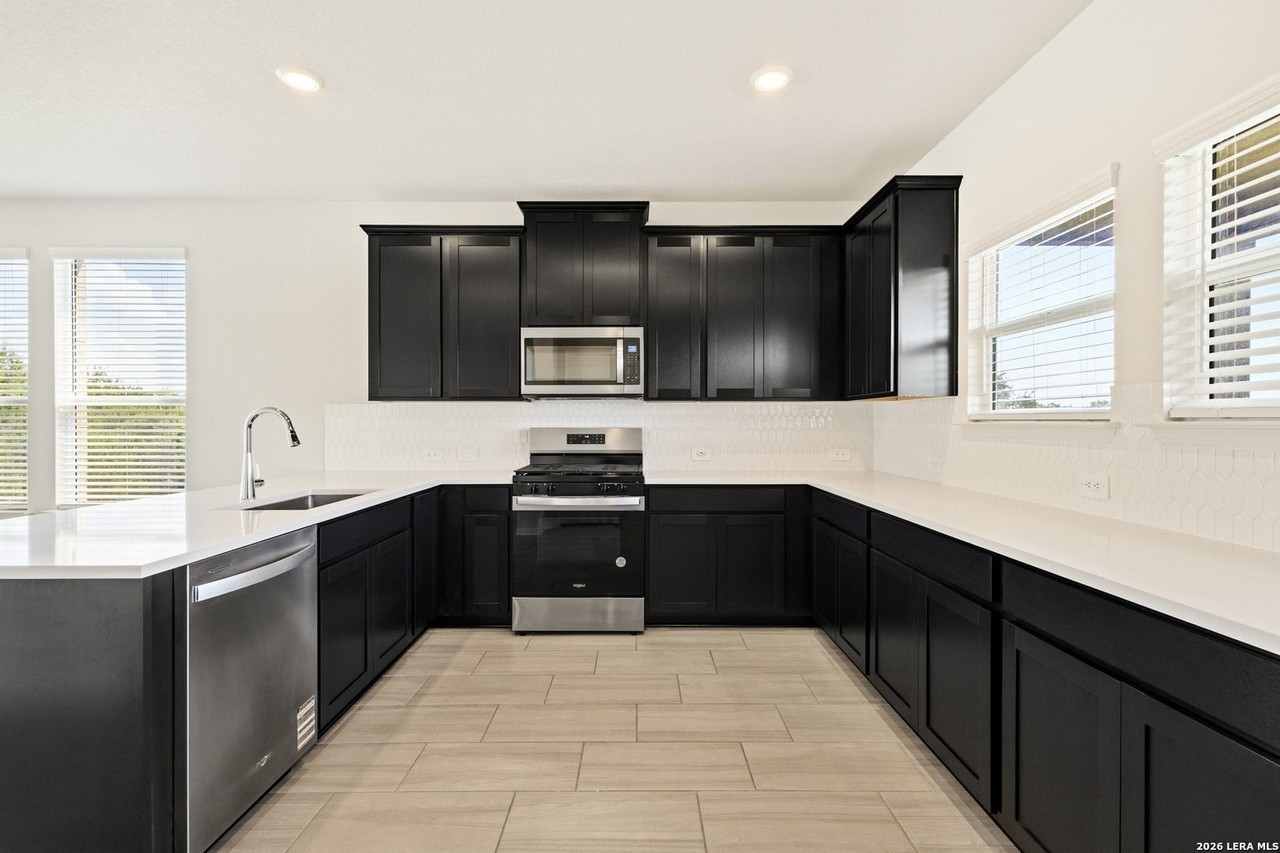 5703 Beths Way - Photo 6 of 24