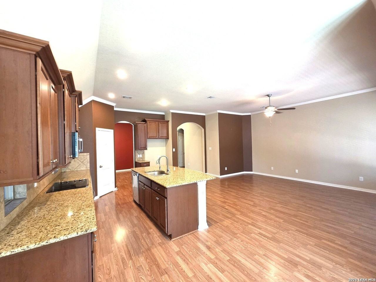 261 Norwood Ct - Photo 4 of 50