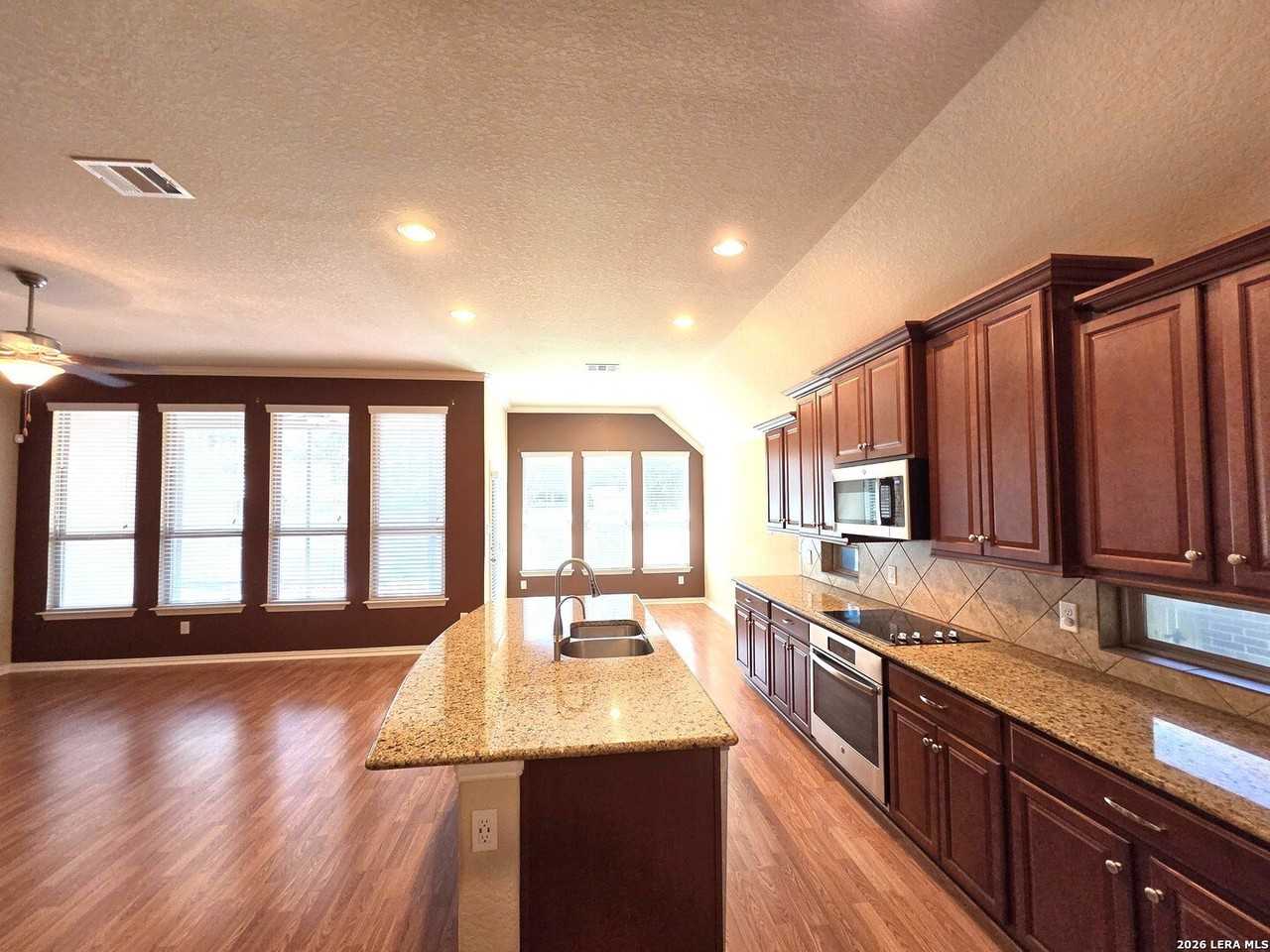 261 Norwood Ct - Photo 5 of 50