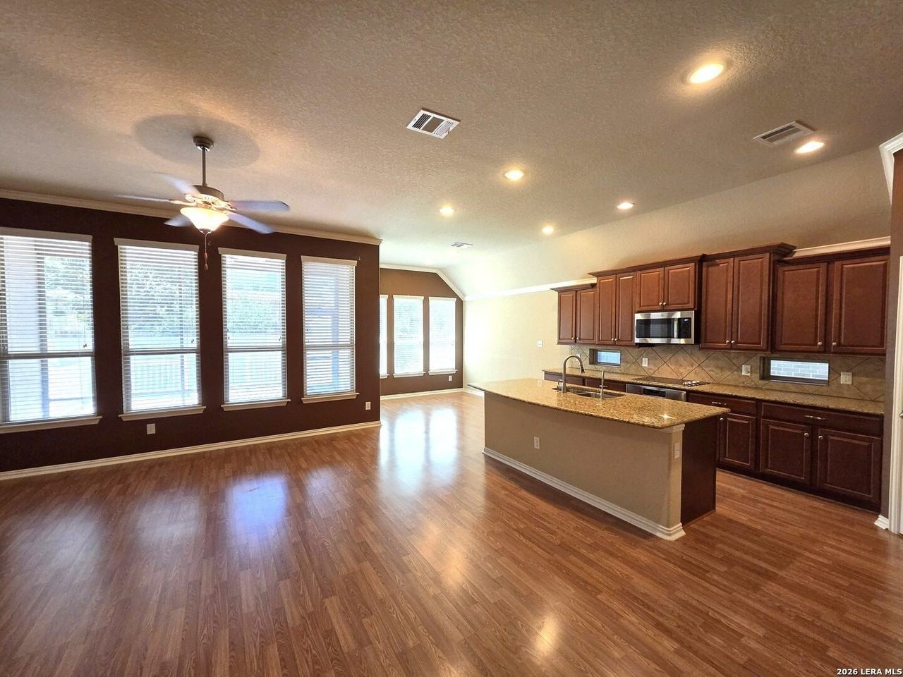 261 Norwood Ct - Photo 7 of 50