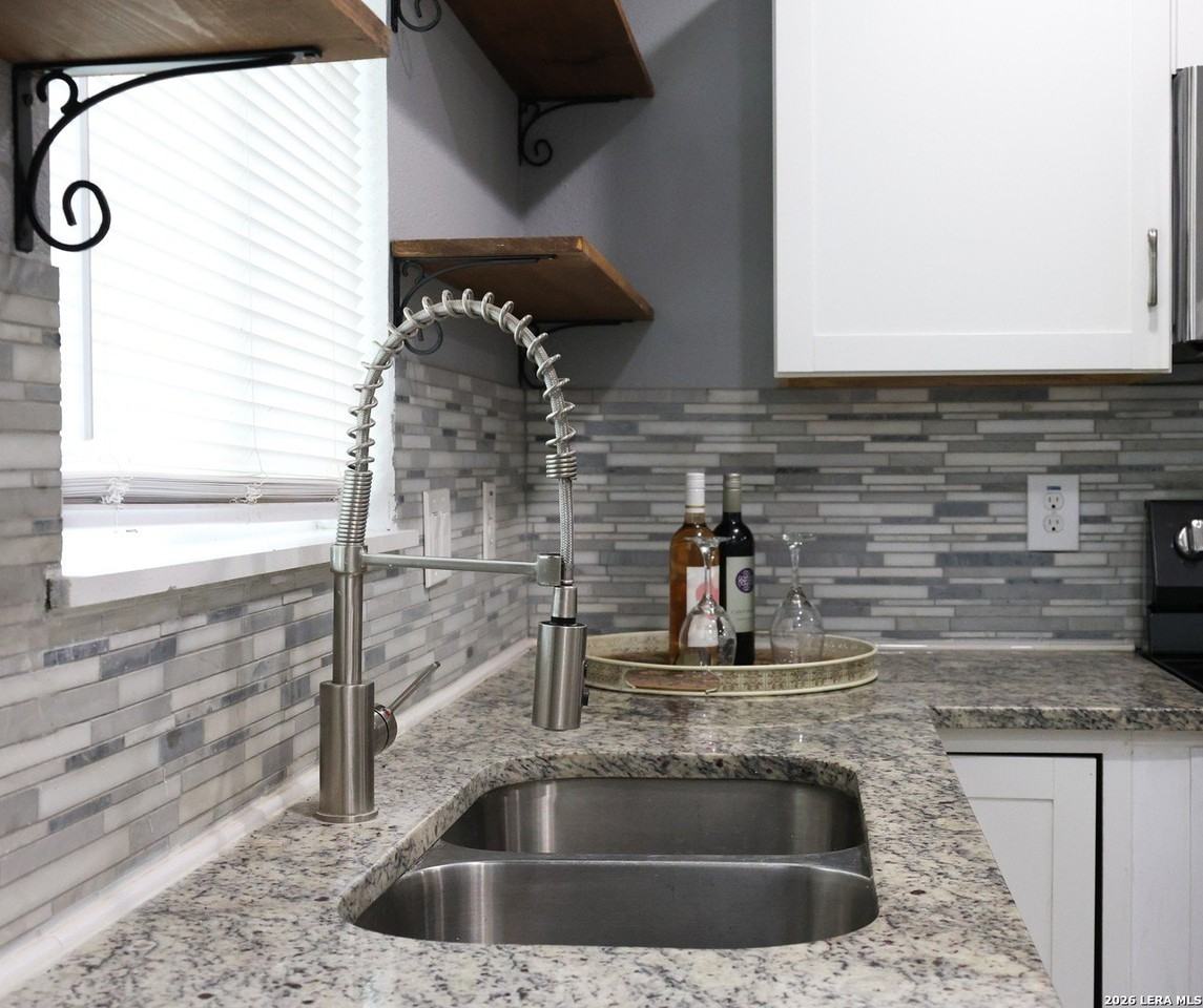 75 Storeywood Dr - Photo 7 of 20