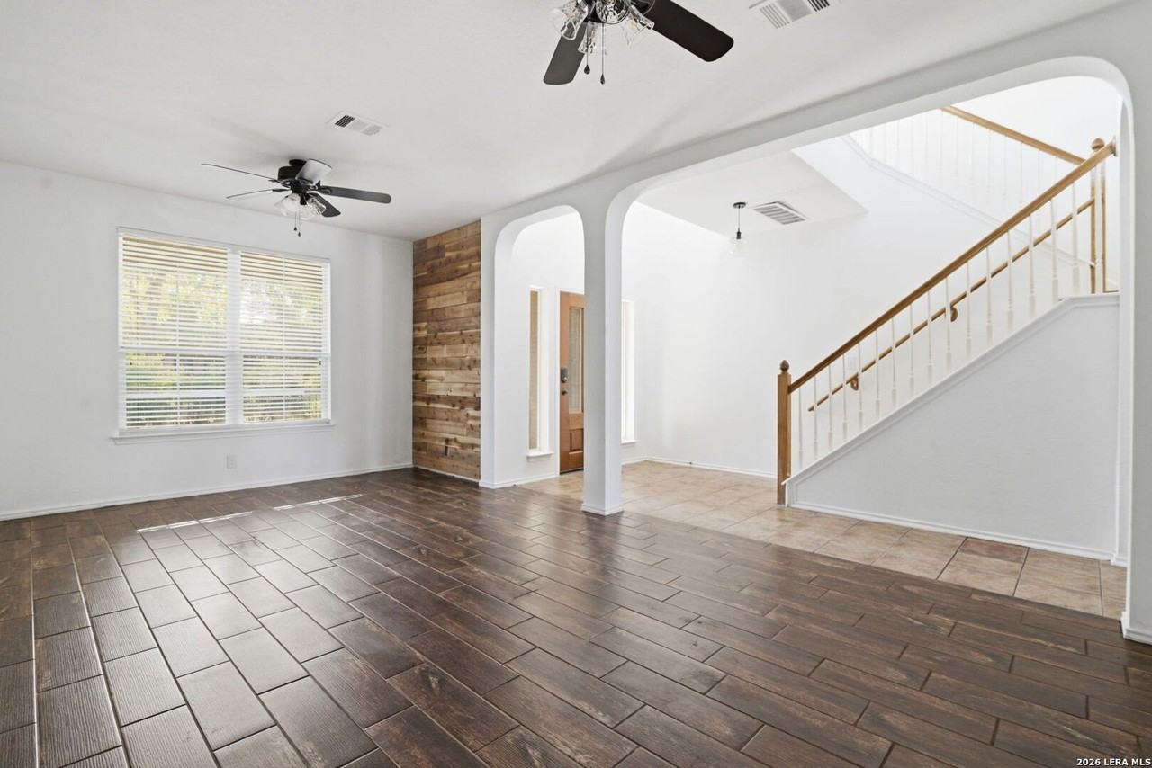 113 Earhart Ln - Photo 6 of 40