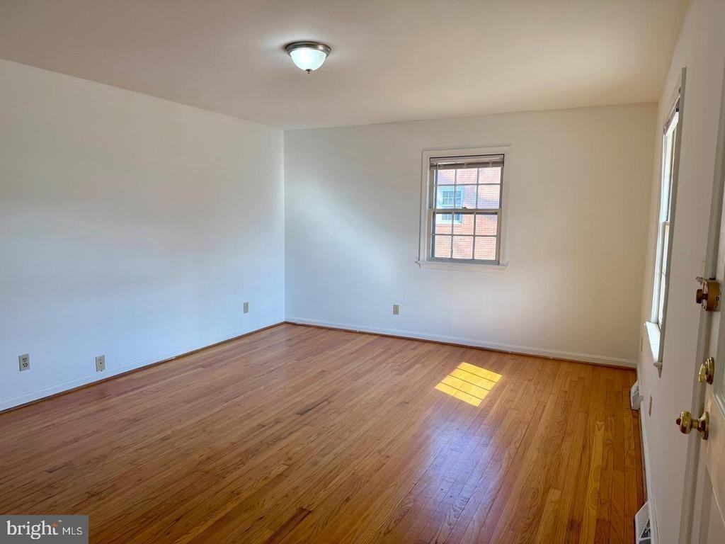 1010 Bernstein Rd - Photo 3 of 22