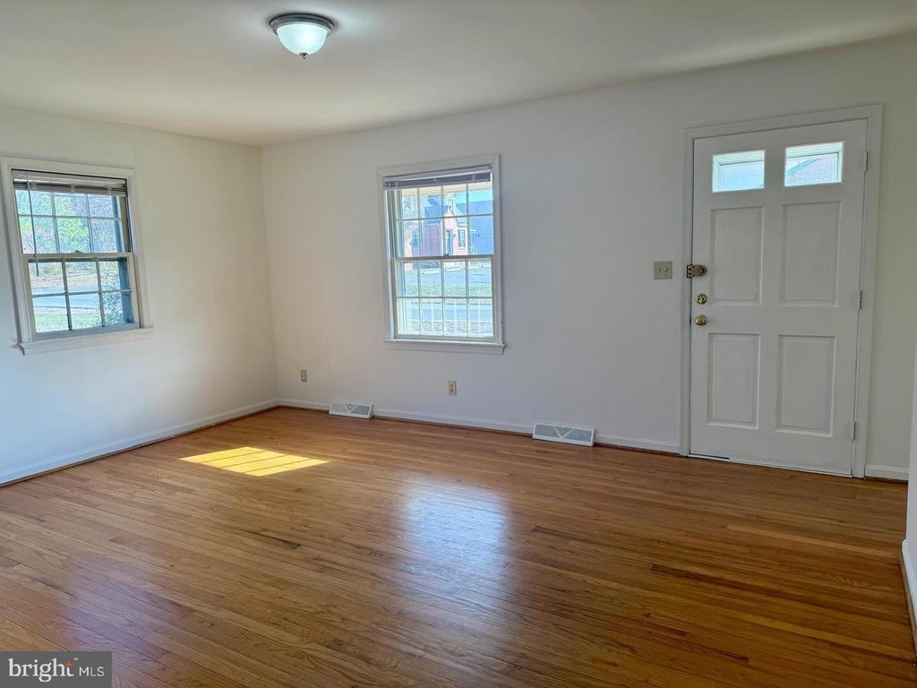 1010 Bernstein Rd - Photo 4 of 22