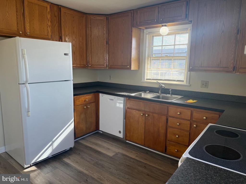 1010 Bernstein Rd - Photo 6 of 22