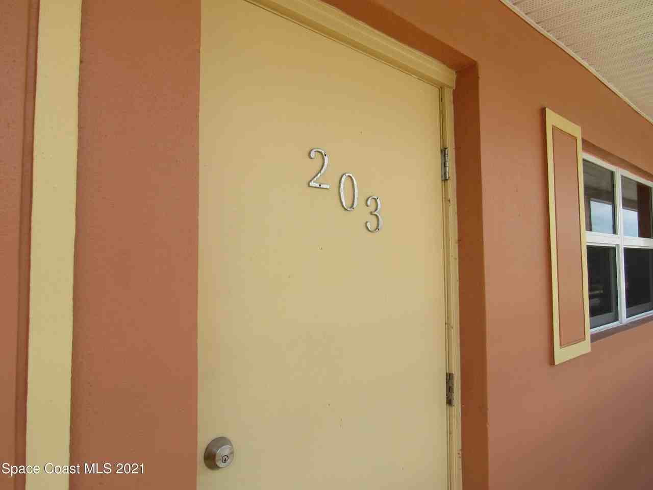 400 Catalina Rd #203 - Photo 2 of 10