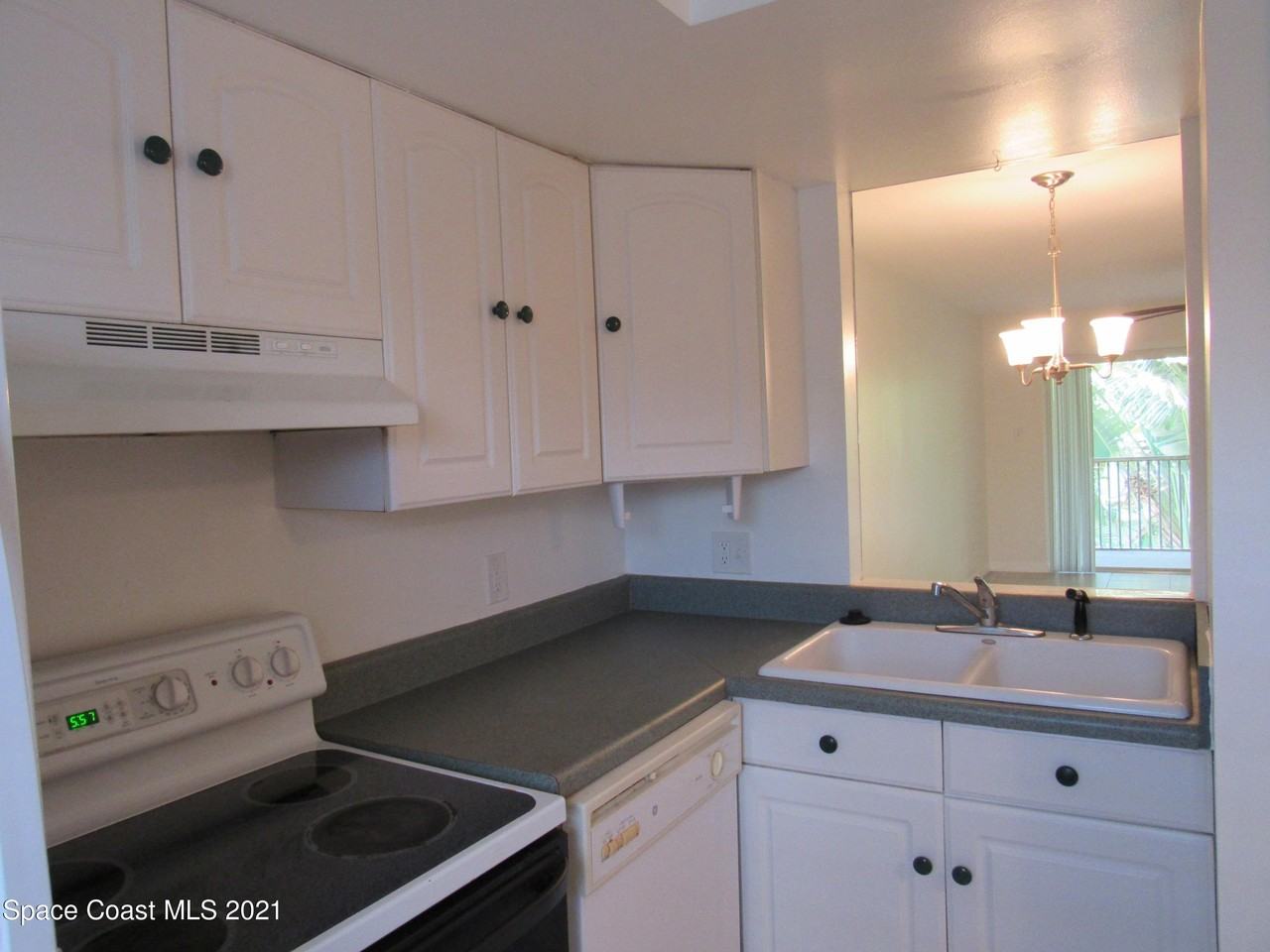 400 Catalina Rd #203 - Photo 3 of 10