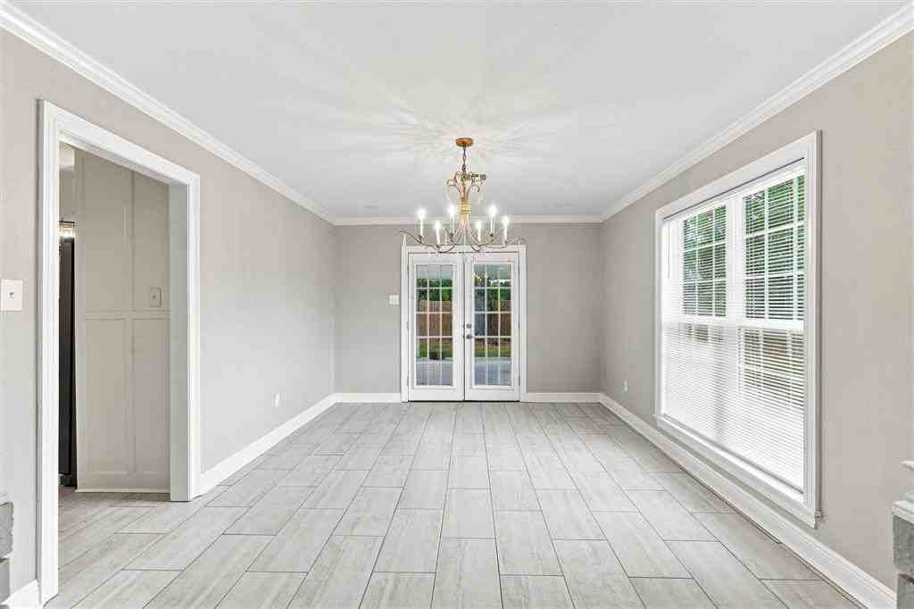 2521 13th St - Photo 4 of 15