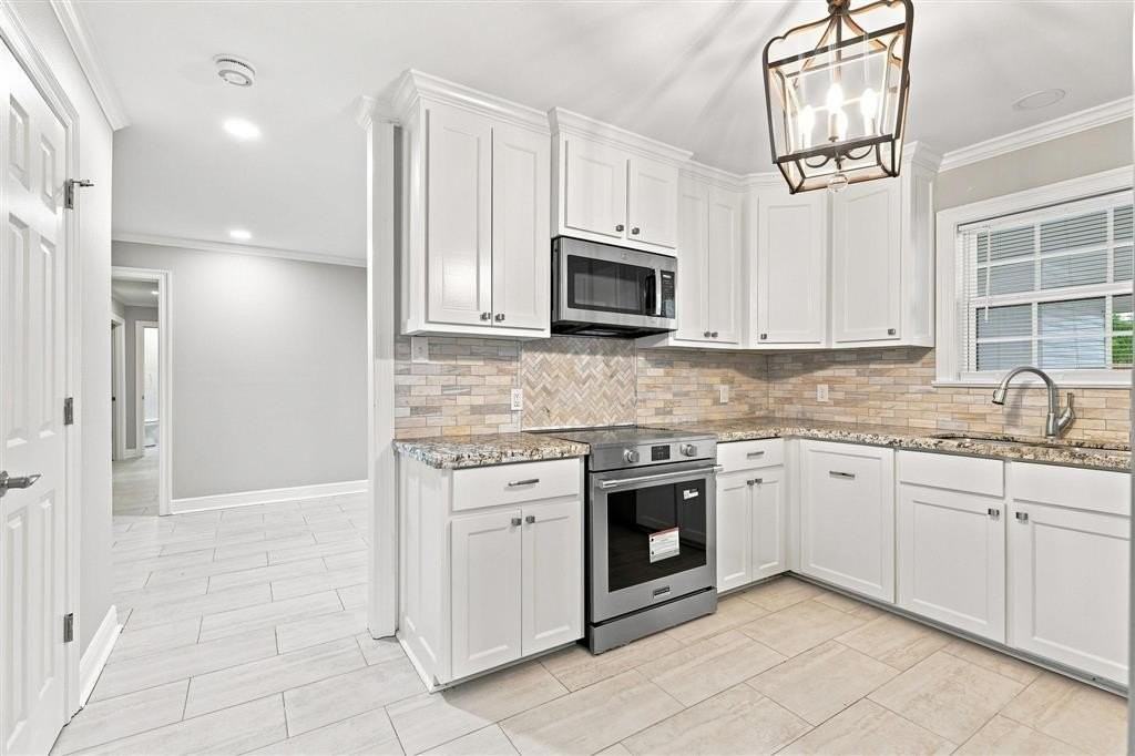 2521 13th St - Photo 5 of 15
