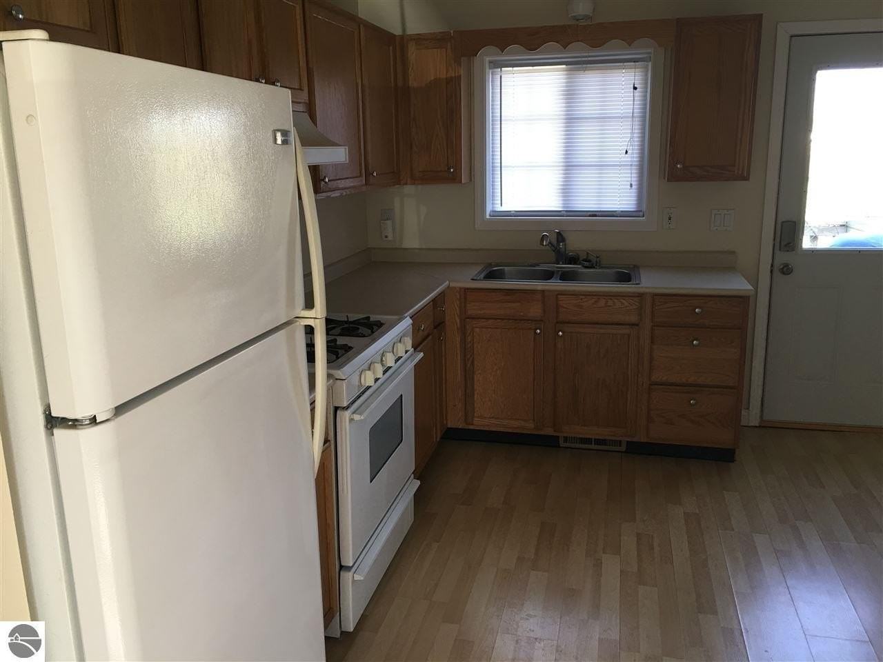 1850 Airway Dr - Photo 5 of 13