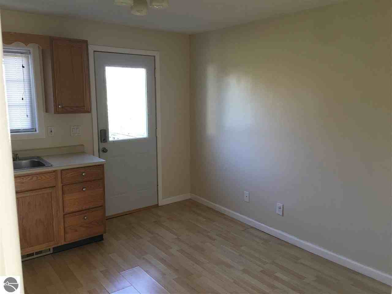 1850 Airway Dr - Photo 7 of 13