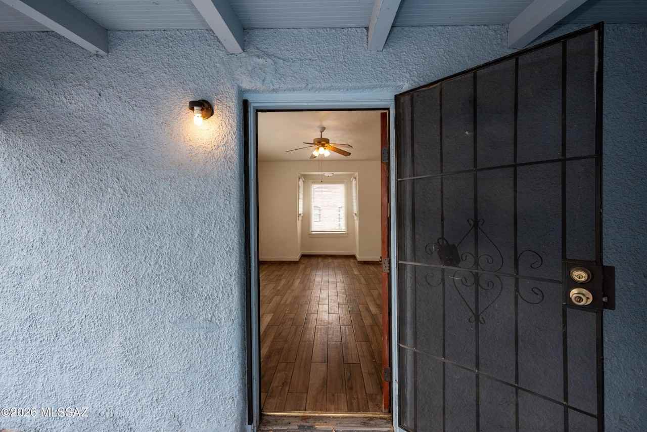 627 N Euclid Ave #1 - Photo 3 of 18