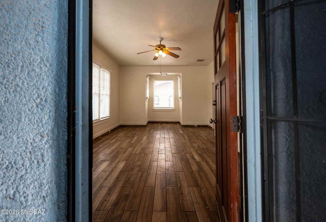 627 N Euclid Ave #1 - Photo 5 of 18