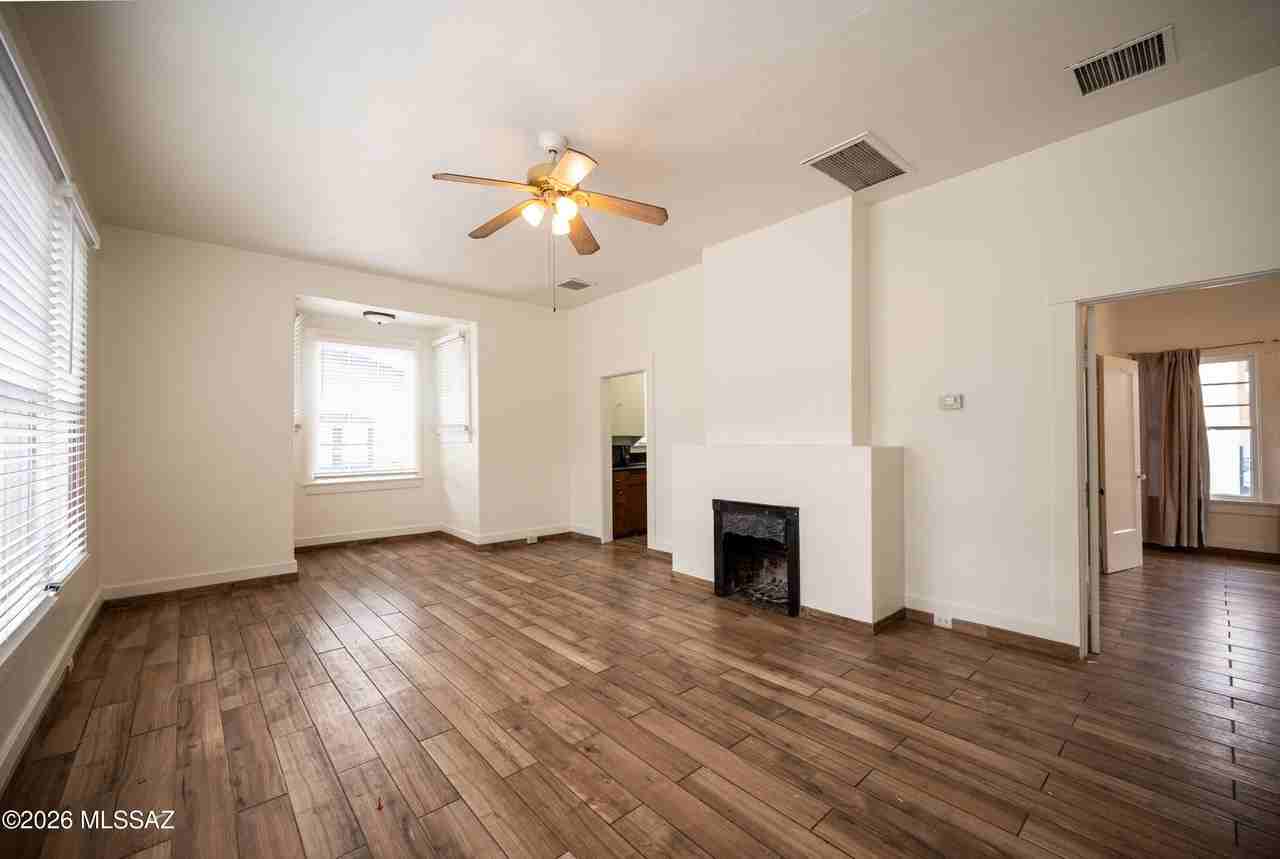 627 N Euclid Ave #1 - Photo 6 of 18