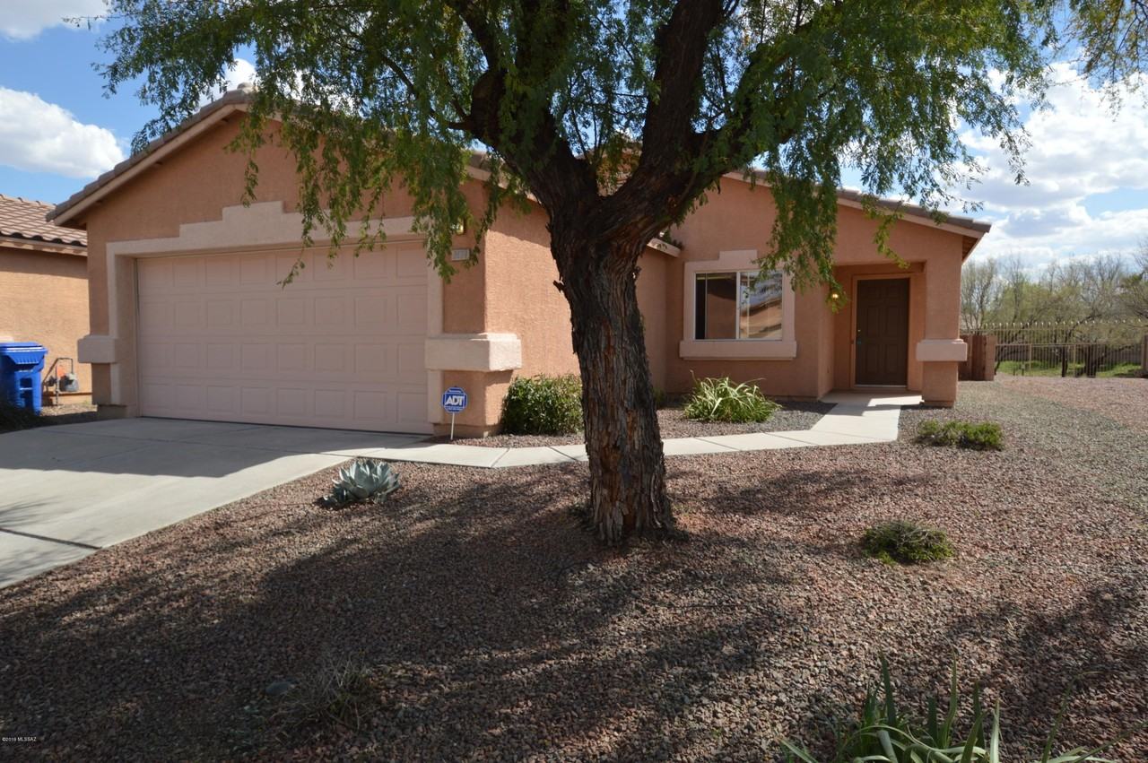 2177 W Burlwood Way - Photo 2 of 18