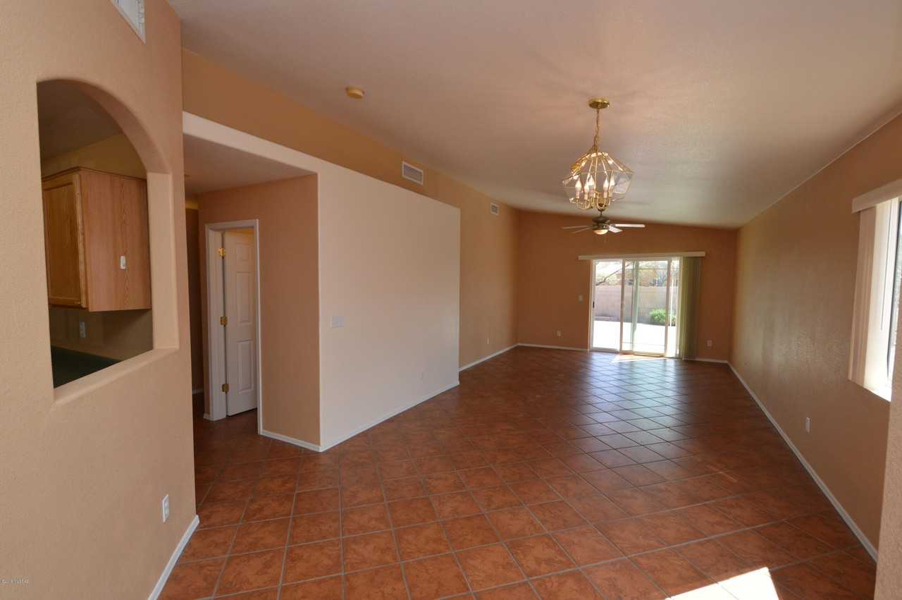 2177 W Burlwood Way - Photo 5 of 18