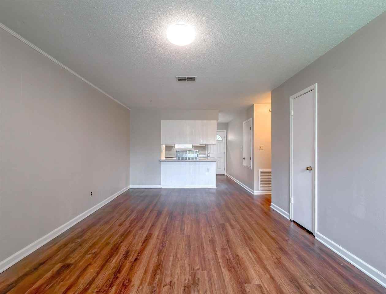 5524 Sullivan Rd - Photo 4 of 29