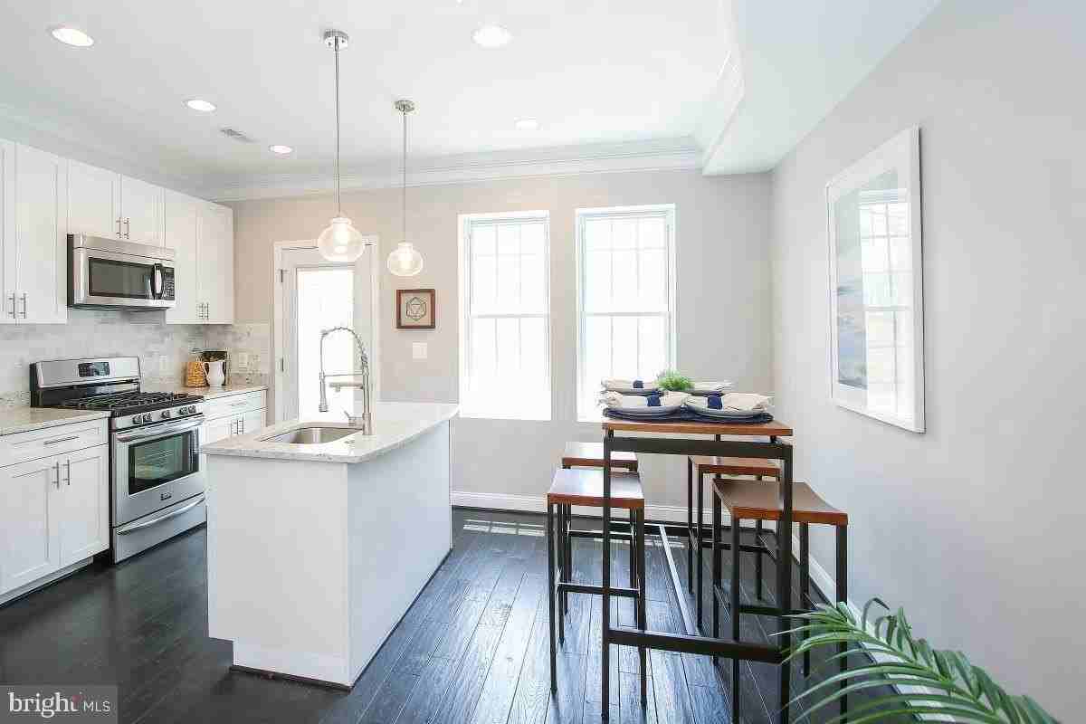 1441 Duncan St Ne - Photo 3 of 14