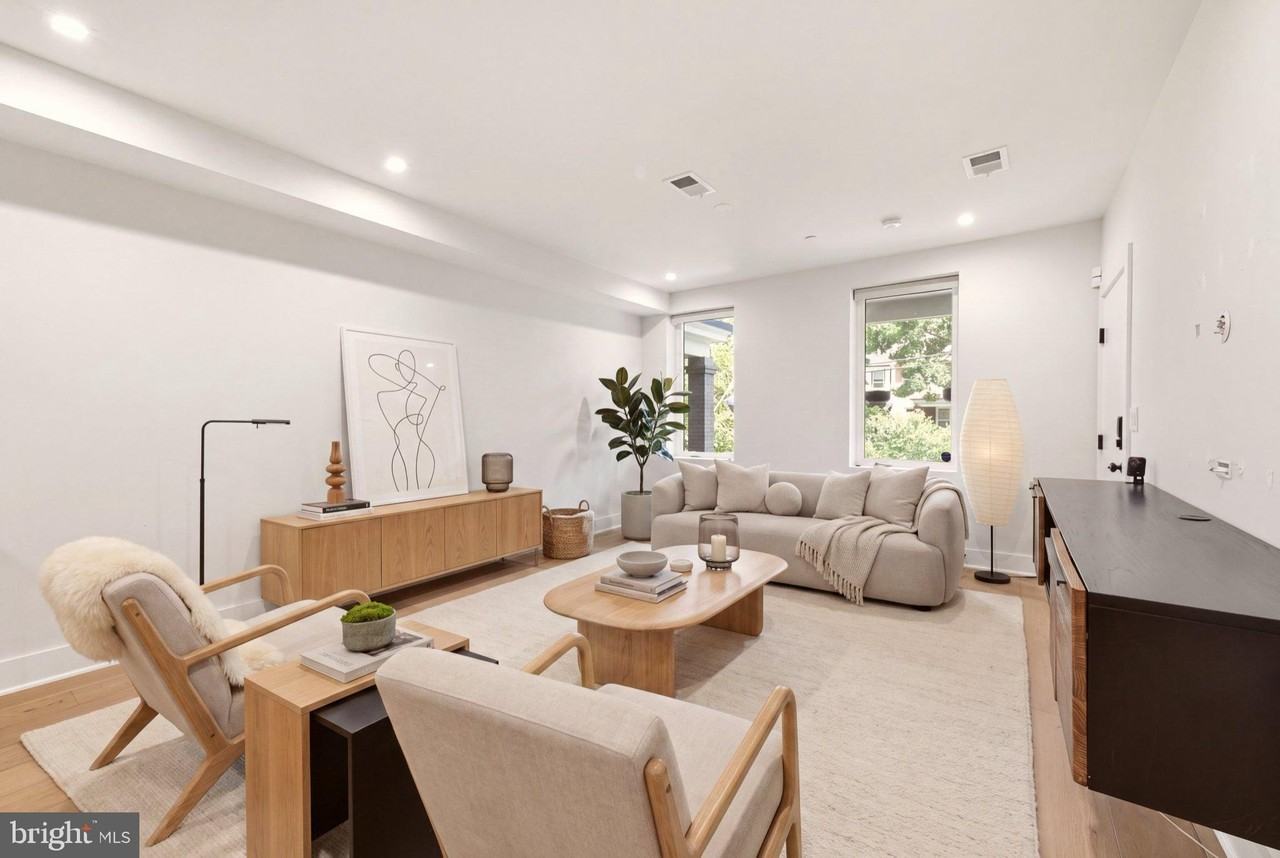 320 Webster St Nw #2 - Photo 3 of 28