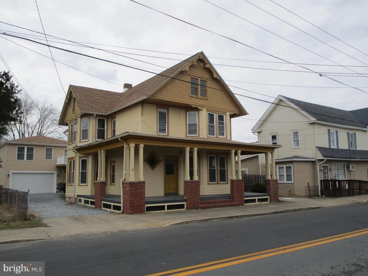 5 S Main St