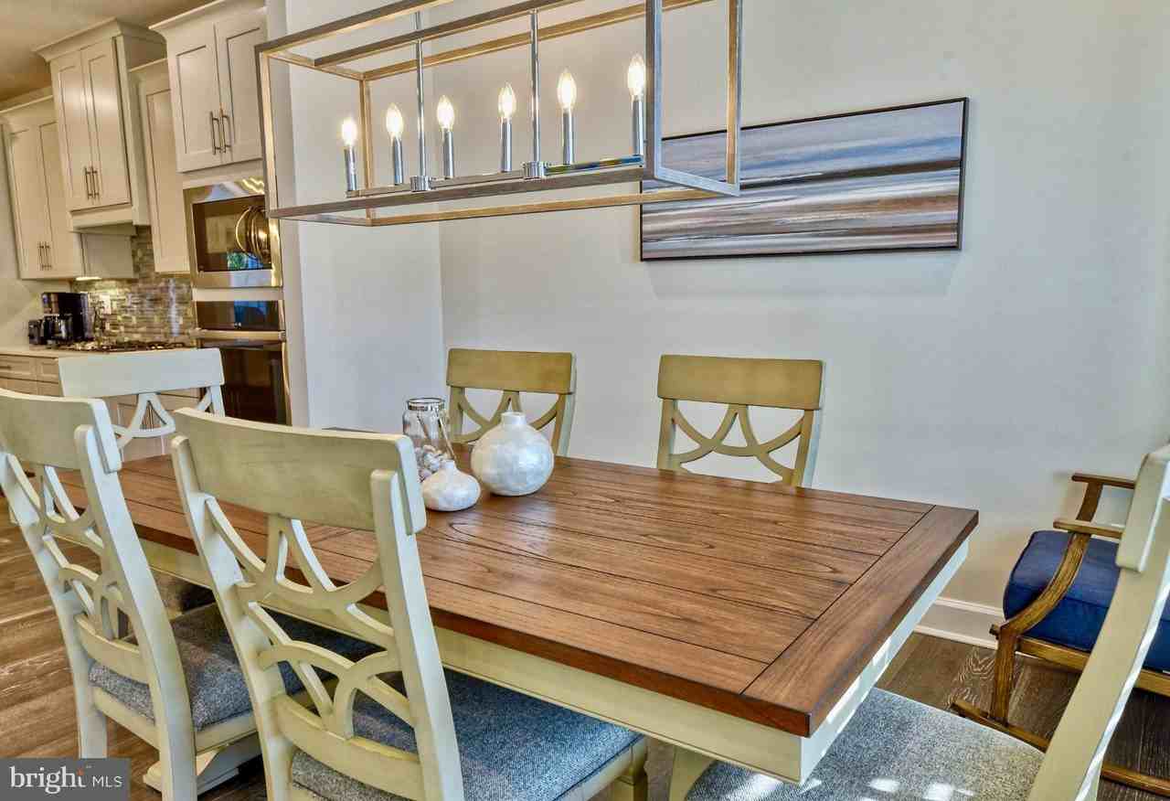 33720 Freeport Dr - Photo 3 of 10
