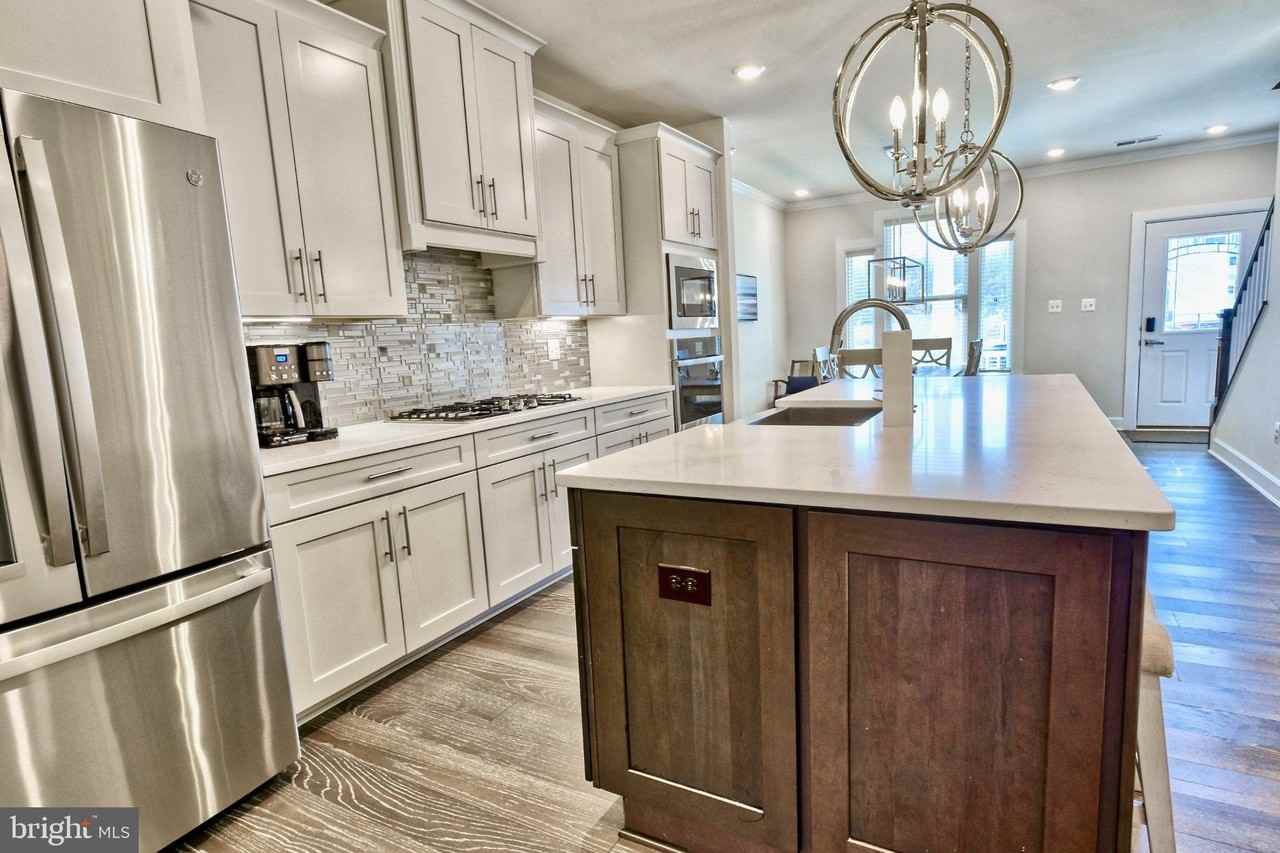 33720 Freeport Dr - Photo 5 of 10