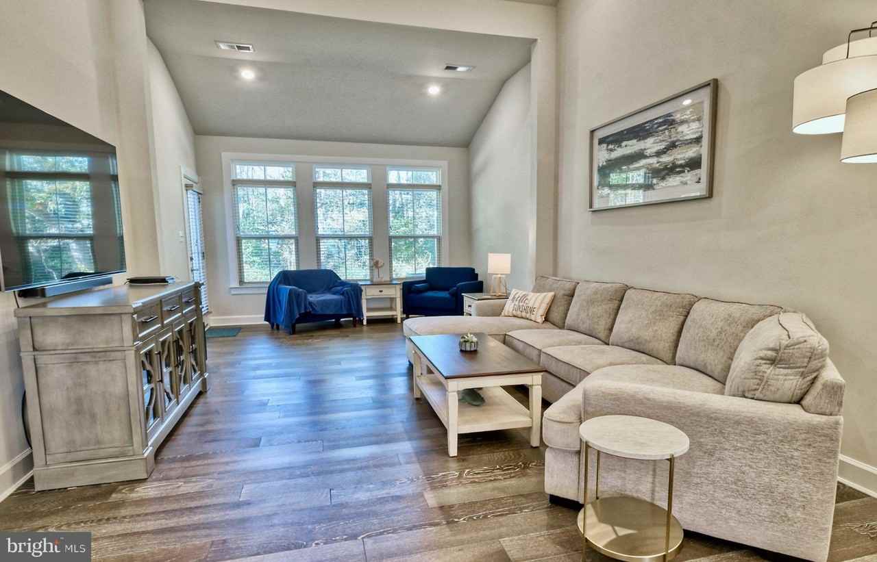 33720 Freeport Dr - Photo 6 of 10