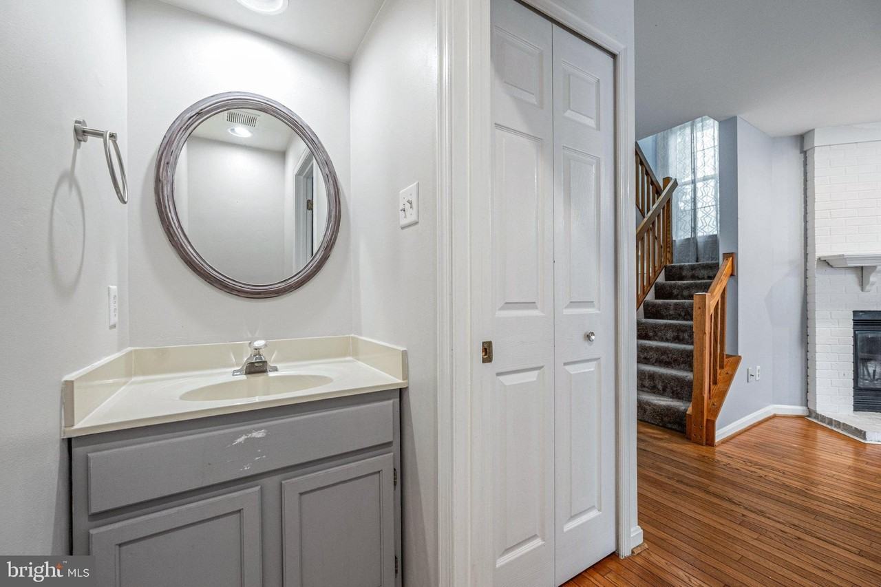 616 Lions Gate Ln - Photo 5 of 34