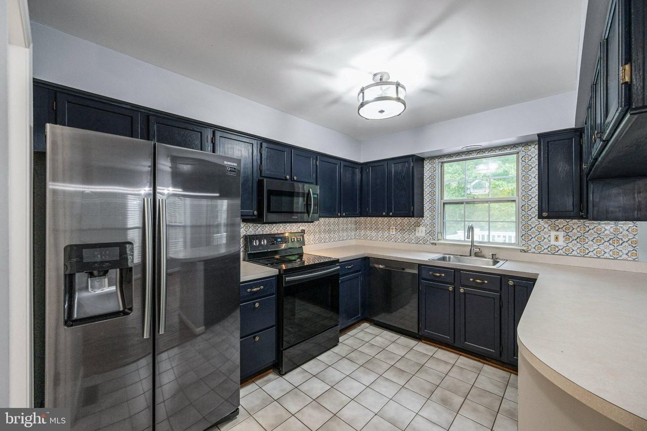 616 Lions Gate Ln - Photo 7 of 34