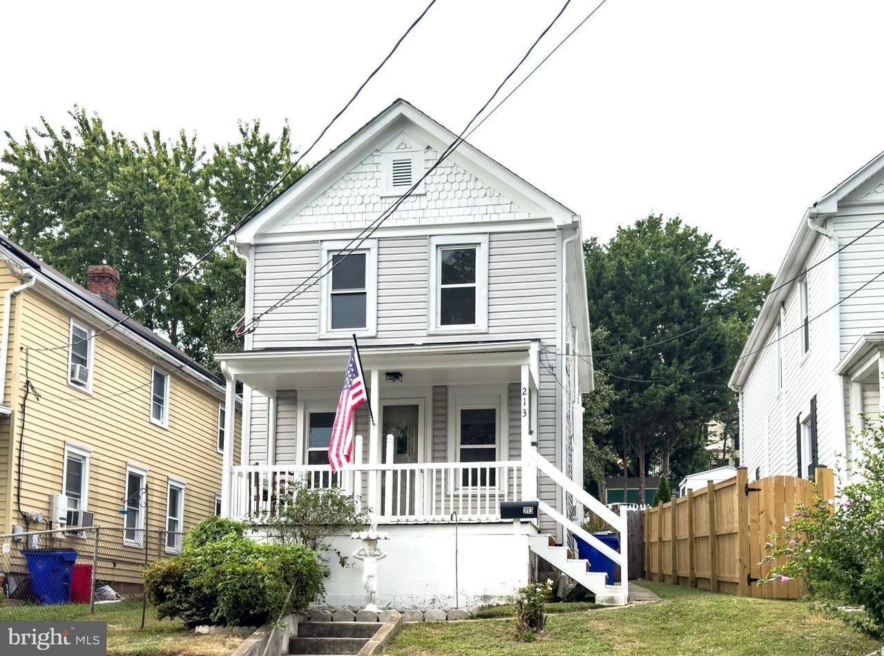 213 W B St - Photo 2 of 31